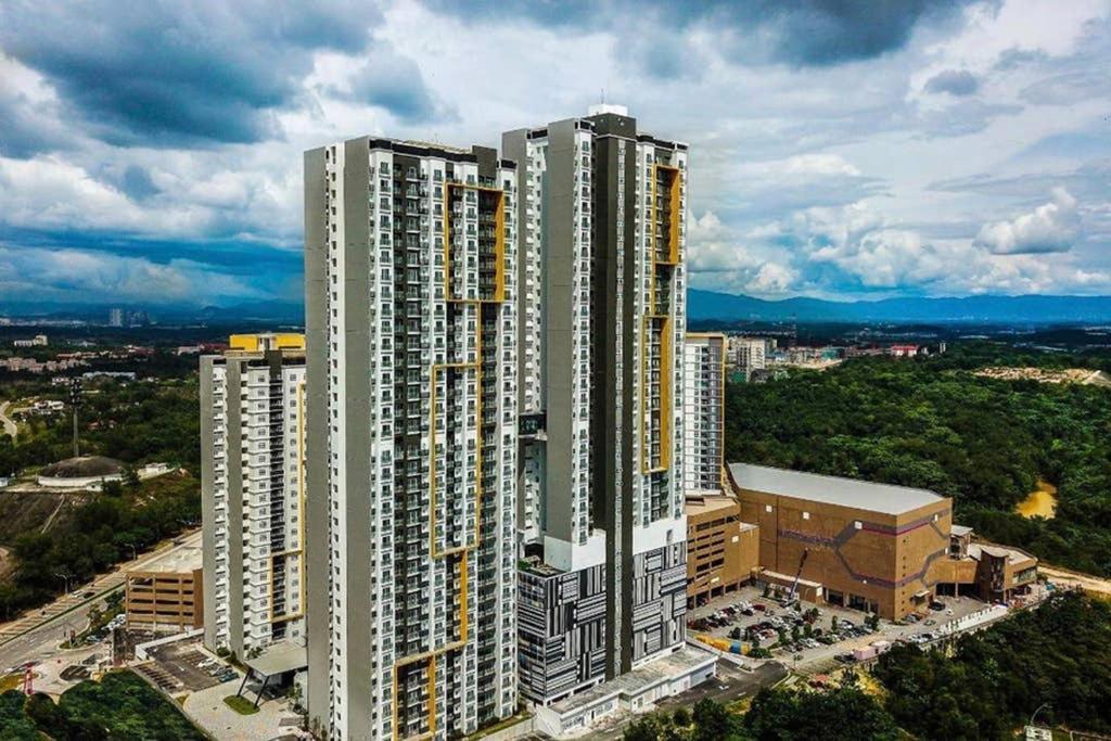 盛婷民宿a S&Thomez 2Bedrooms Mesamall Wifi Klia Usim Miu Inti Nu Нілай Екстер'єр фото