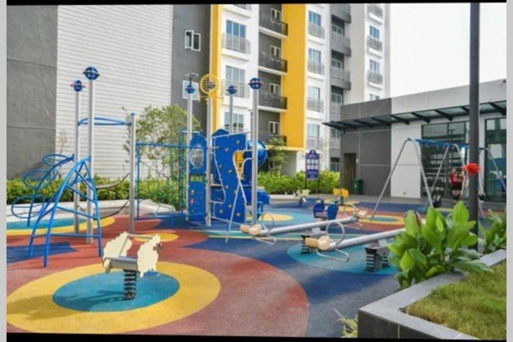 盛婷民宿a S&Thomez 2Bedrooms Mesamall Wifi Klia Usim Miu Inti Nu Нілай Екстер'єр фото